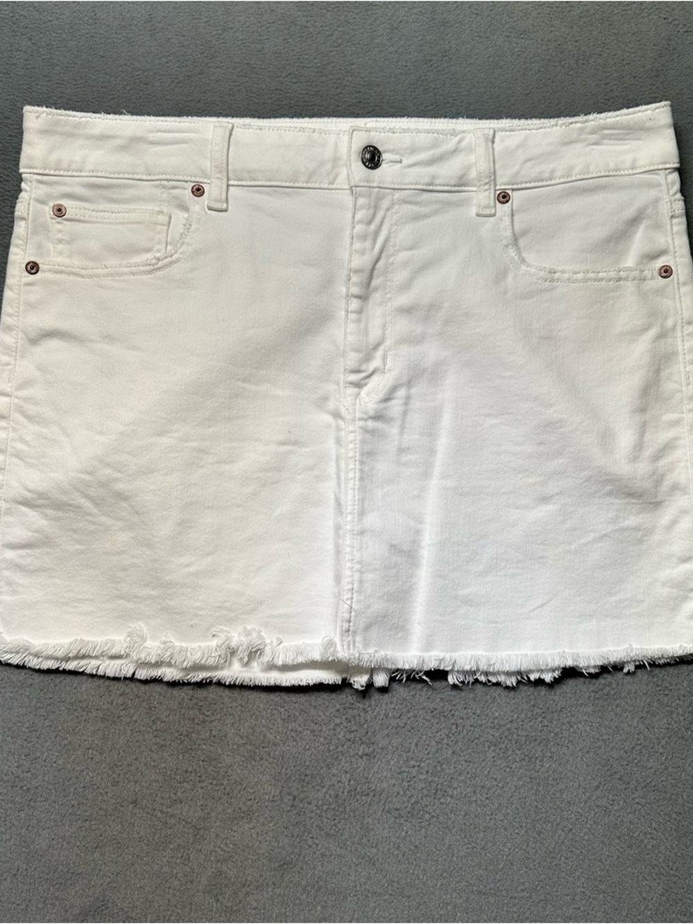 American Eagle Womens 14 Hi Rise Mini Skirt Denim White Frayed Hem Y2K NWOT